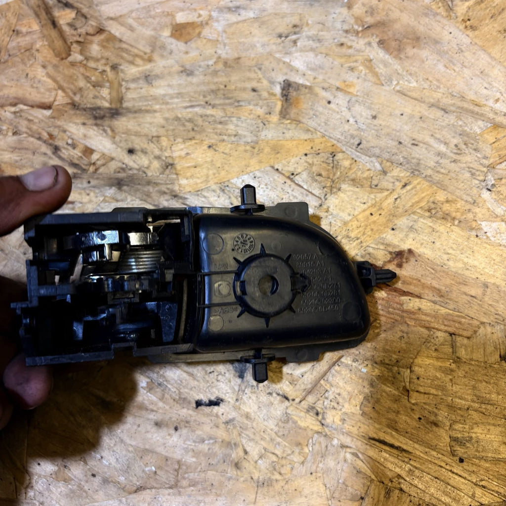 FOR 2019-ON TOYOTA AYGO FRONT LEFT SIDE INTERIOR DOOR HANDLE 692060D450