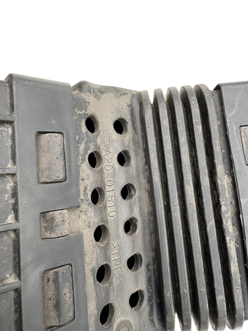 2016 HYUNDAI TUCSON 1.7 DIESEL AIR FILTER INTAKE DUCT ASSY 28210-D3100