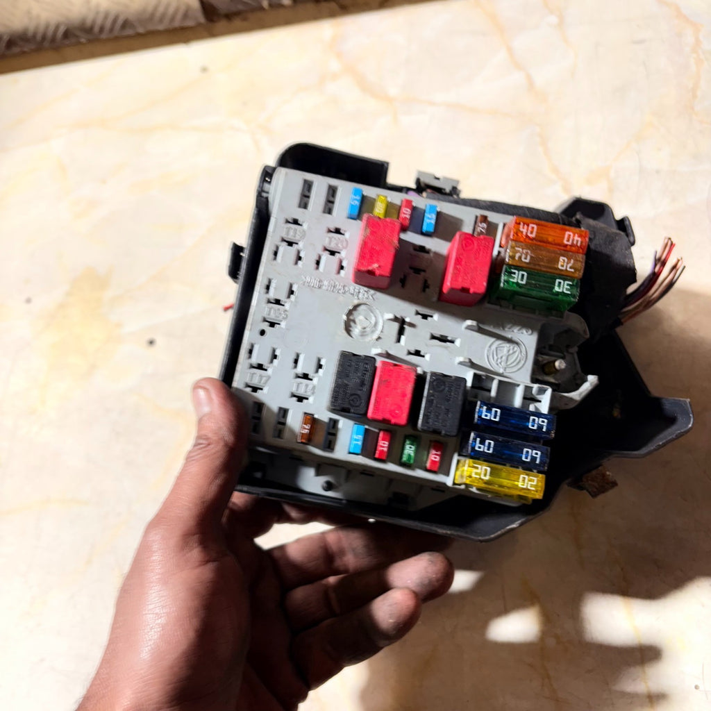 2005 FIAT PUNTO FUSE BOX
