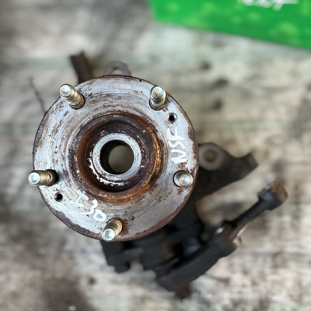 HYUNDAI i30 MK2 2012-2016 1.6 DIESEL MANUAL NEARSIDE PASSENGER FRONT WHEEL HUB