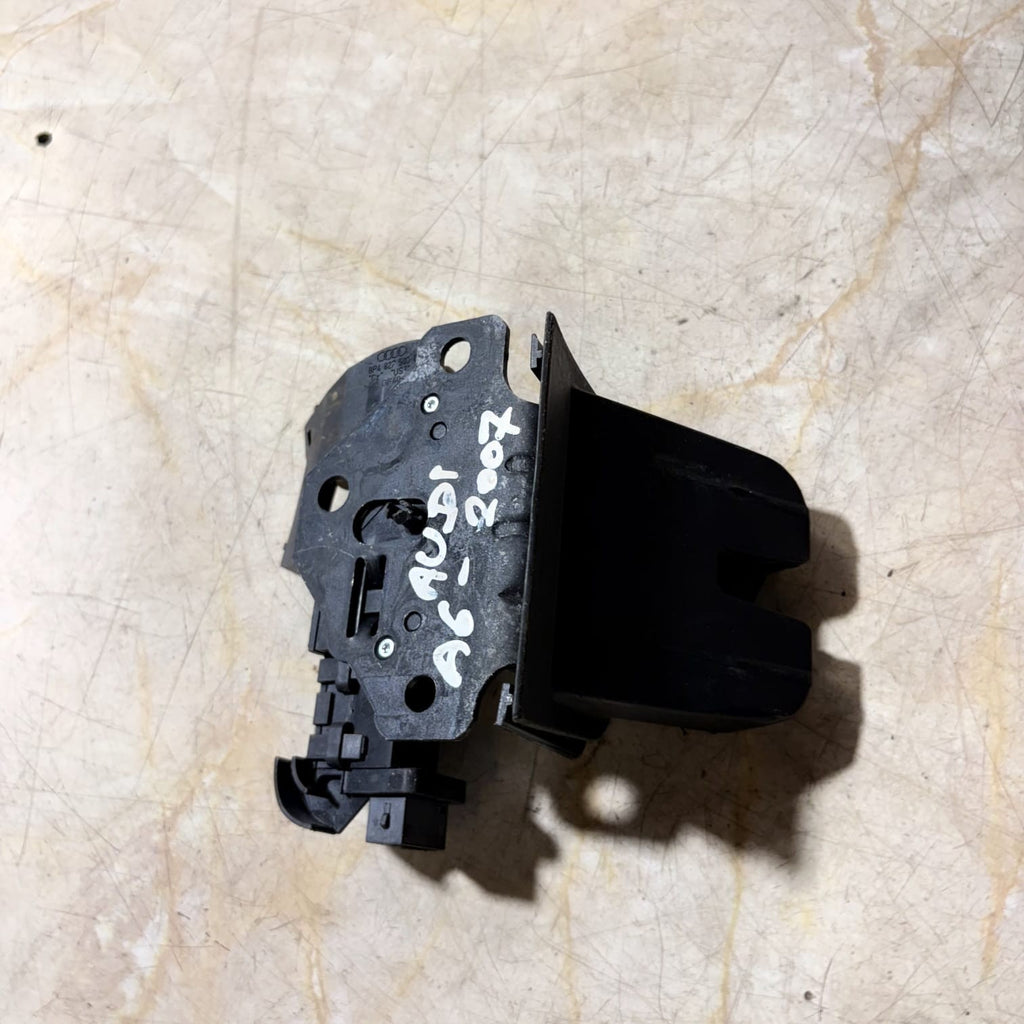 REAR TRUNK BOOT LOCK LATCH MECHANISM FOR AUDI A3 8P TT Q7 2007 8P4827505C
