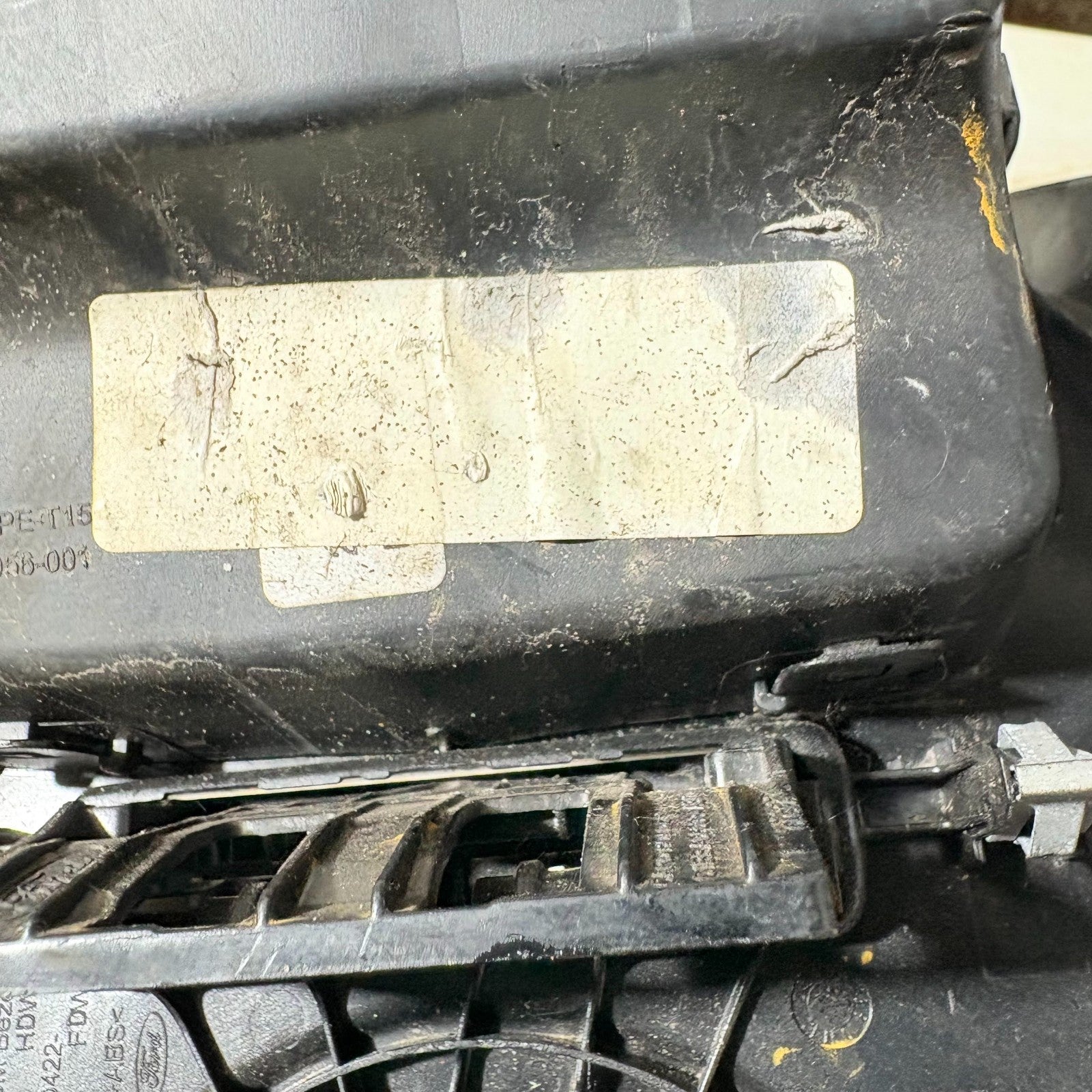 FORD FIESTA 08-16 CENTRE CONSOLE GEAR SURROUND HEATER CONTROLS PANEL 08956-000