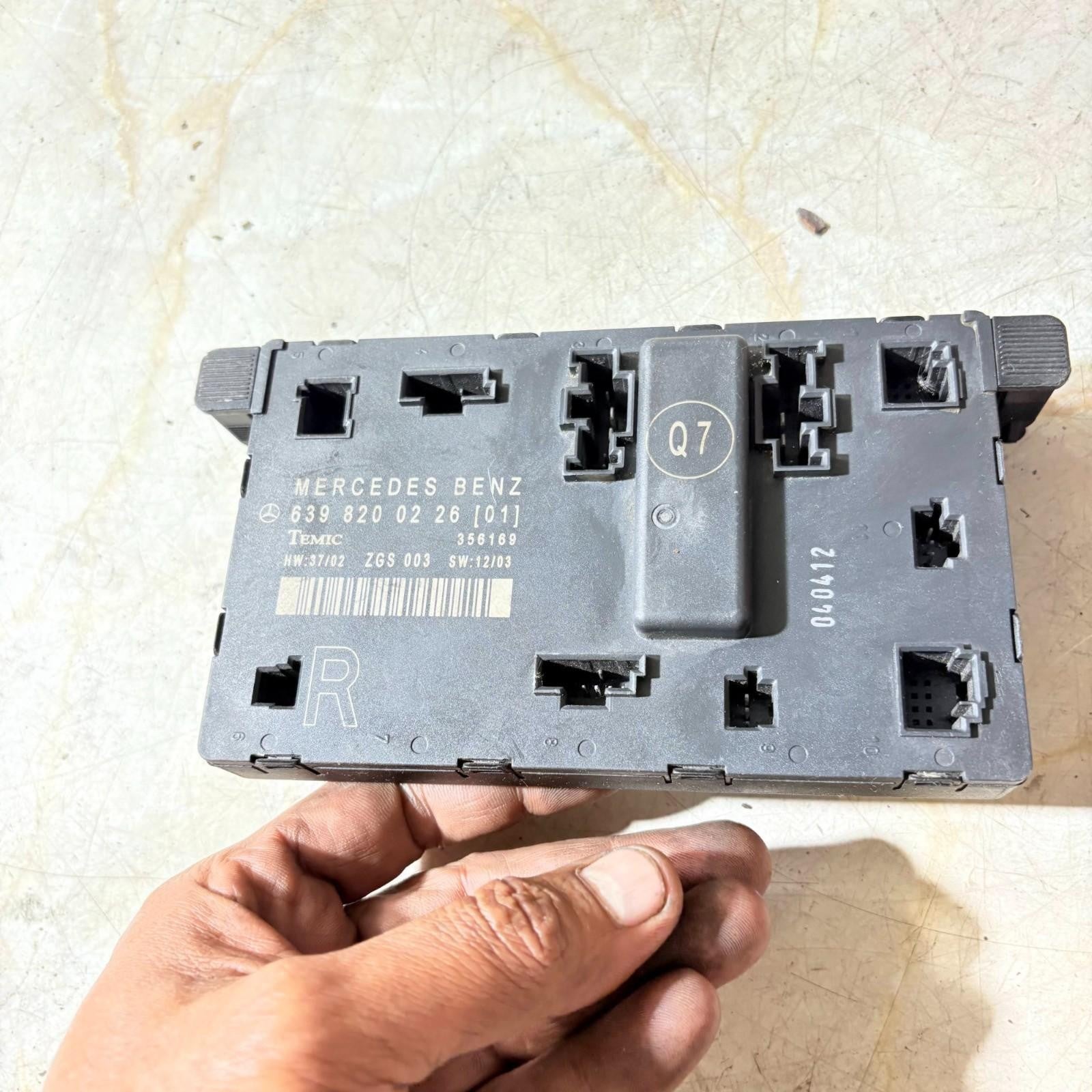 1996-2005 MERCEDES VITO O/S/F DOOR CONTROL MODULE 639 820 02 26