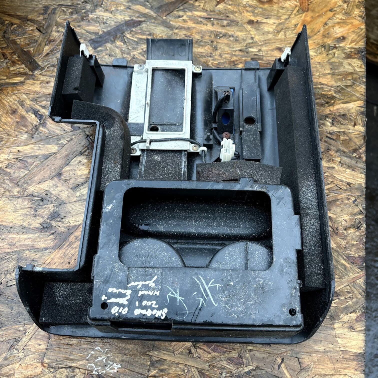 2001MITSUBISHI PAJERO III V7W V6W Cup Holder MR444930 3.20 Diesel 118kw 25503252