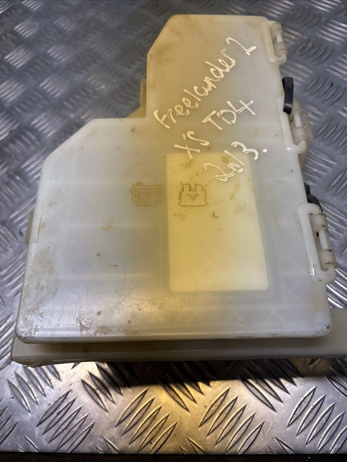 2009 LAND ROVER FREELANDER 2 HST FUSE BOX