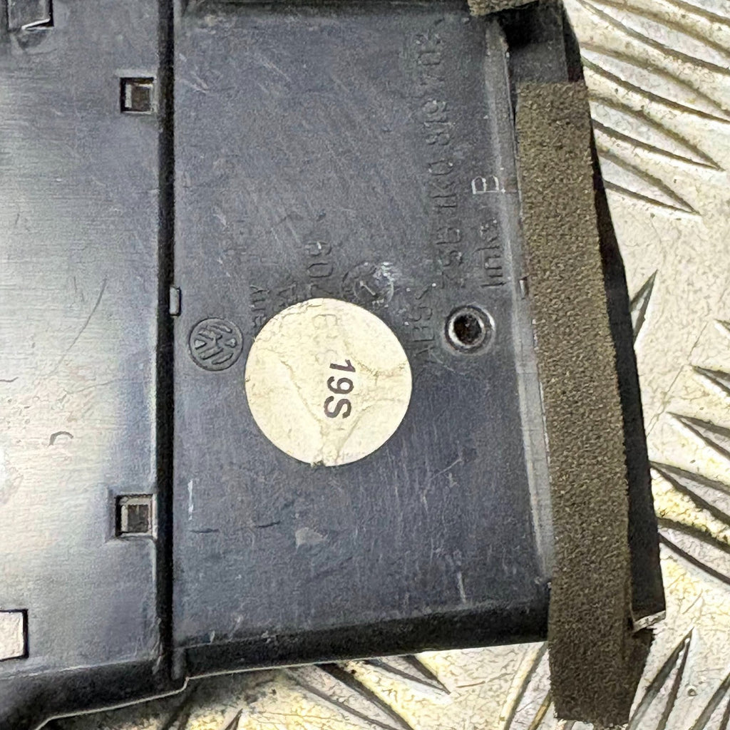 VW Golf GT 2007 Passenger Side Dashboard Air Vent 1K0 819 703