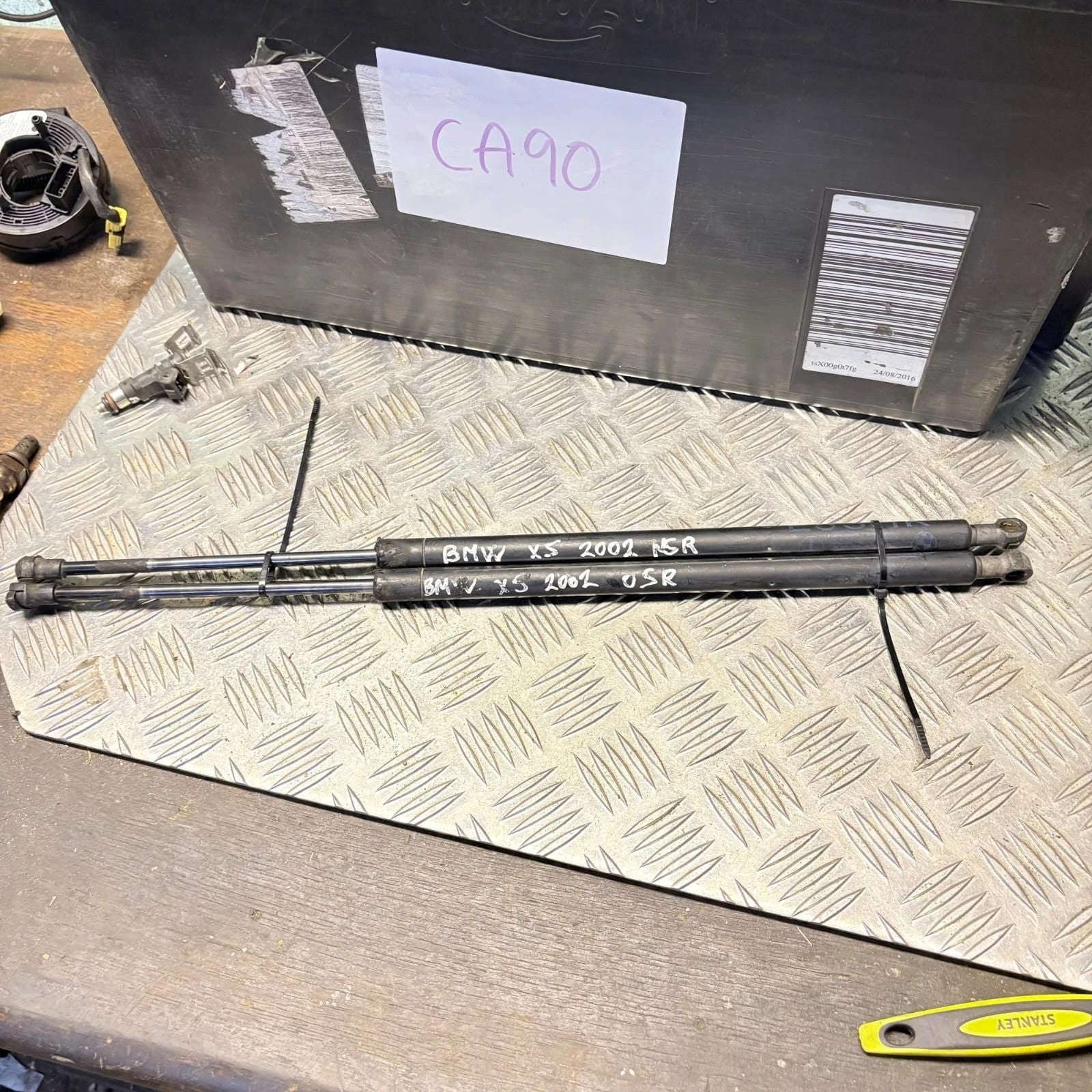 BMW X5 E53 2000-2006 Rear Tailgate Boot Lift Struts Gas Shocks Pair