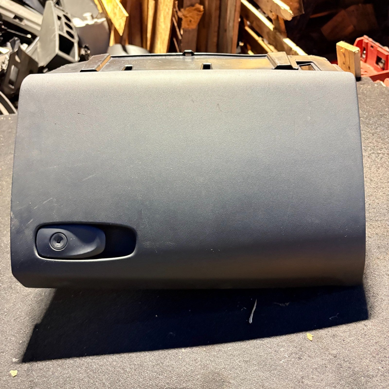 VOLVO V40 2013-2016 T2 5DR RHD GLOVE BOX CHARCOAL LOCK 39824227 1284504