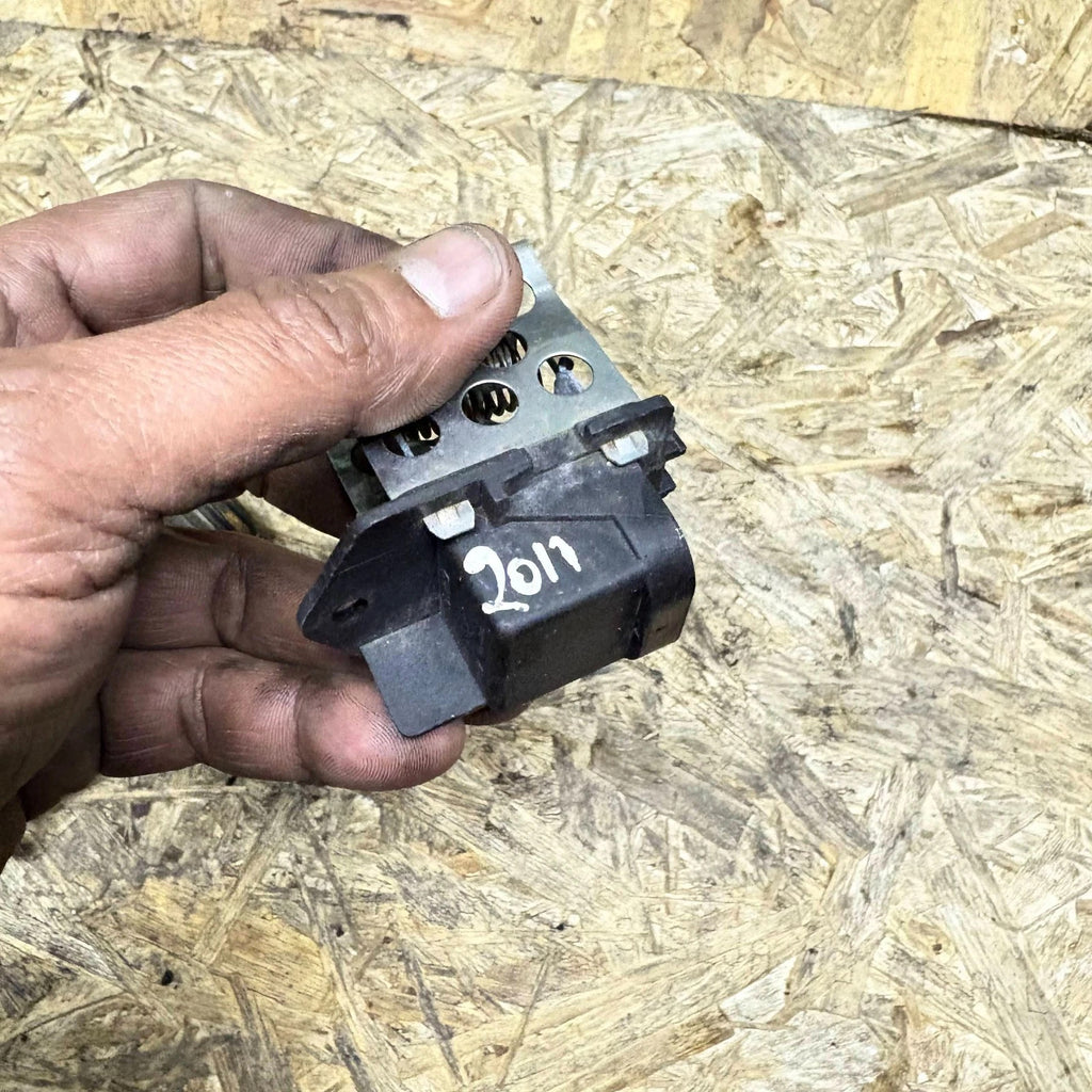 Nissan Note 2011 Blower Fan Regulator (Fan Control Switch Relay )