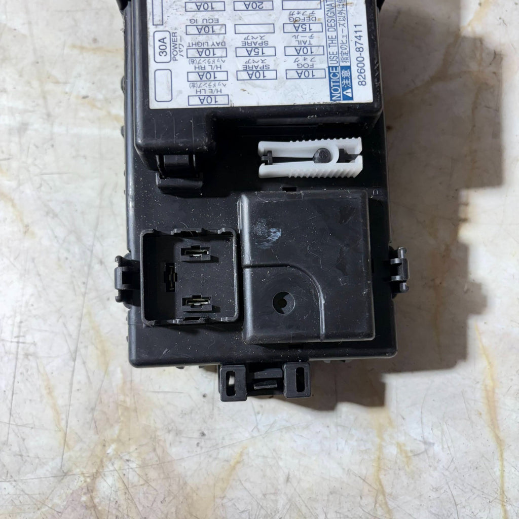 Daihatsu Fuse box 82600-87411 2000-2006