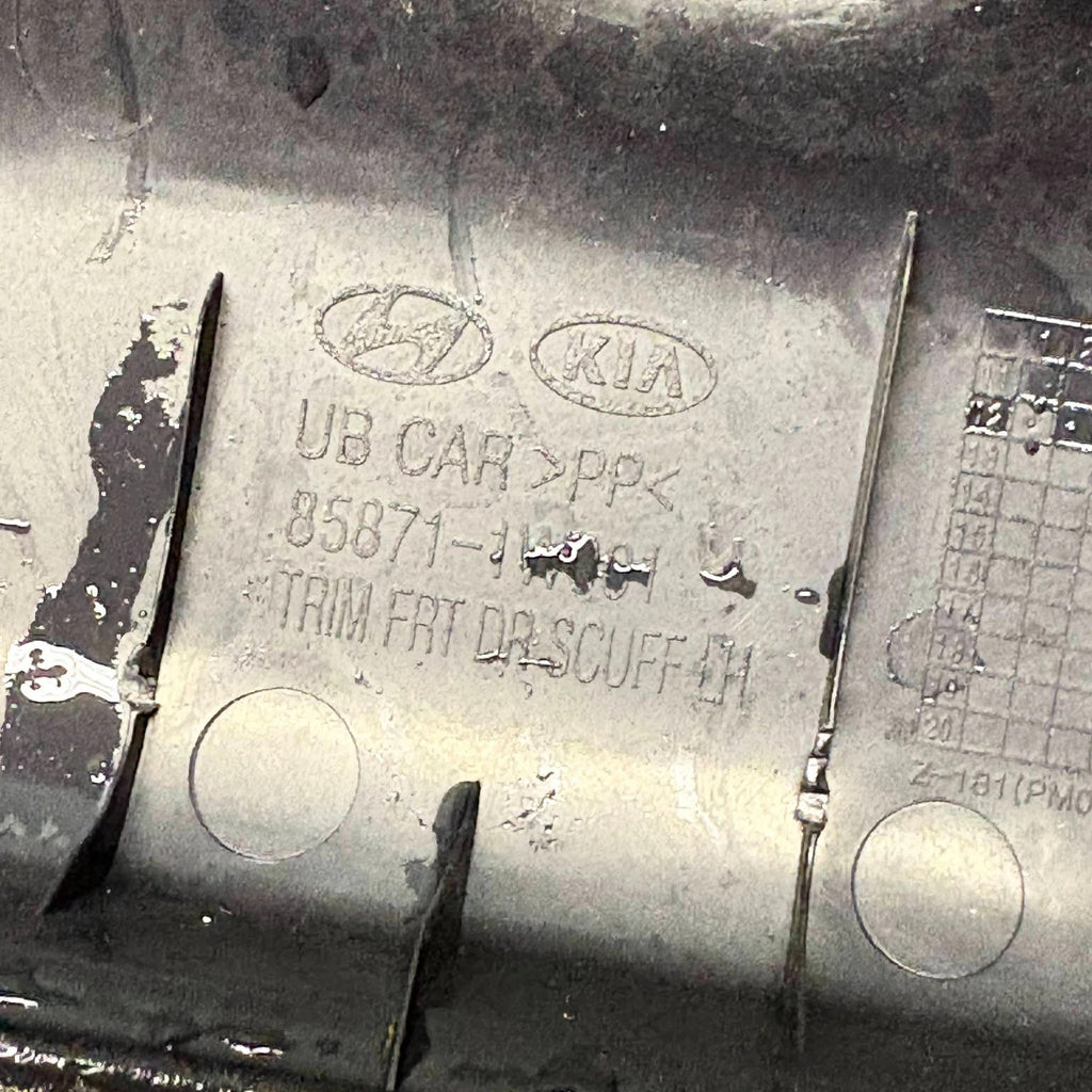 2011-2017 MK3 KIA RIO NSF PASSENGERS SIDE FRONT LEFT SILL COVER 85871-1W001