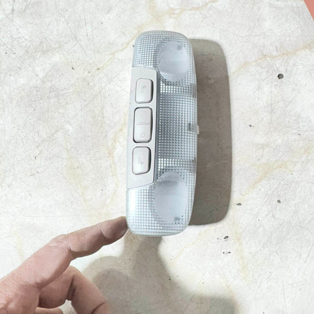 Ford Fusion 2011 Interior Roof Light Courtesy Lamp 8A6A-13K767-AB Headliner