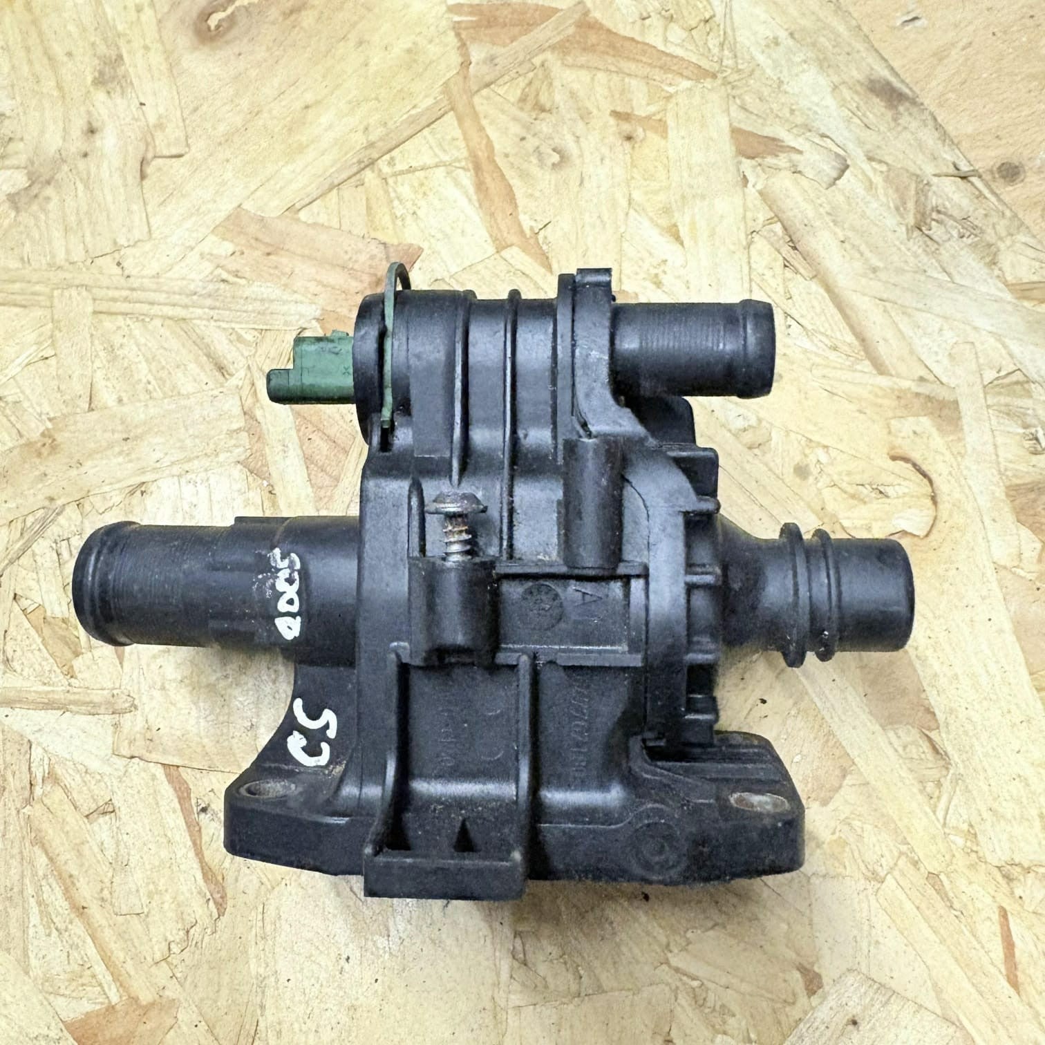 PEUGEOT 206 MK1 2005 1.6 DIESEL THERMOSTAT HOUSING 9647767180