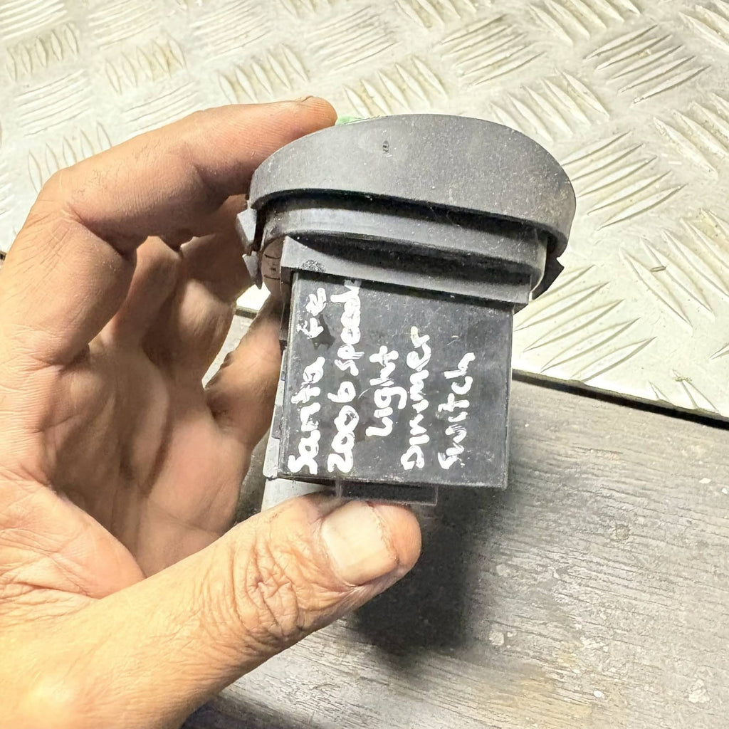 HYUNDAI SANTA FÉ IV TM Switches 9360026700 2.0 Petrol/electricity 22683327 2006