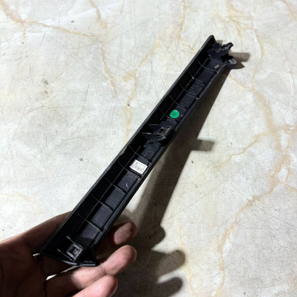 MG MG6 Dashboard Center Console Trim Panel Under Radio 30000526