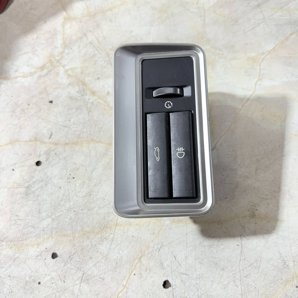 JAGUAR XF X250 2012 BOOT LID OPEN CONTROL SWITCH BUTTON CX23-11654-AA