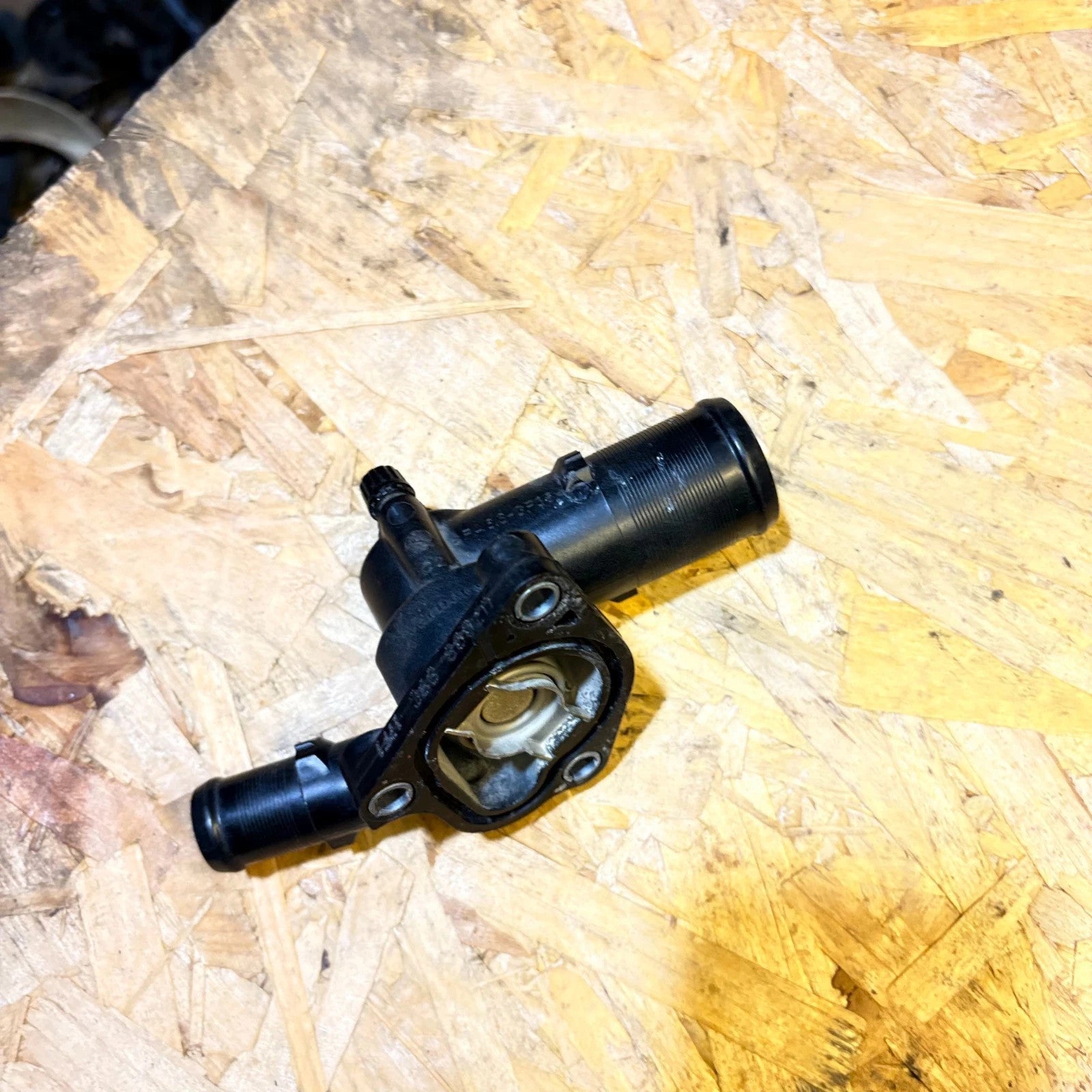 Thermostat housing for Renault