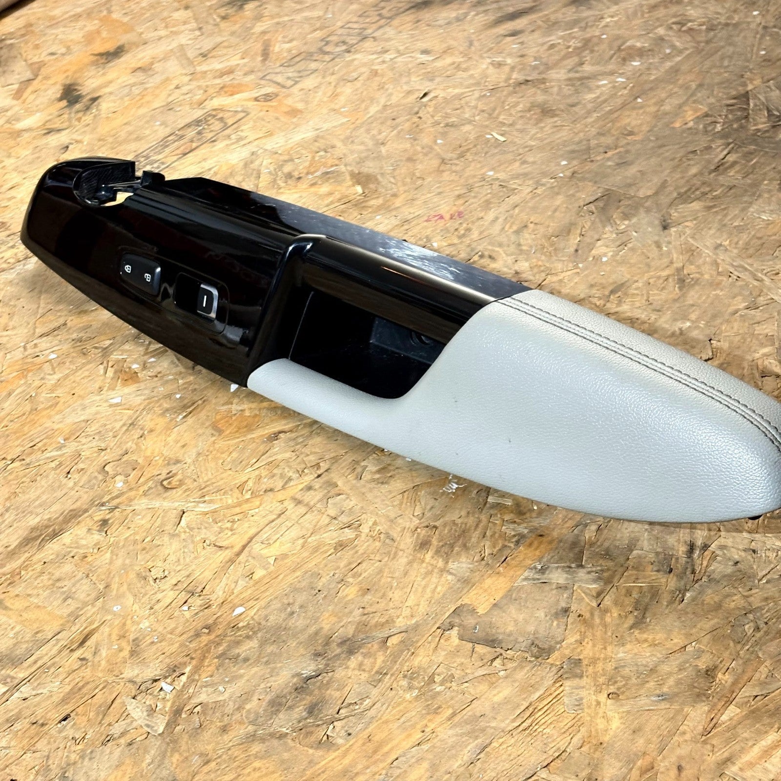 Kia Sportage MK4 QL 2016-2022 Front Passenger Window & Lock Switch 93575-F1520