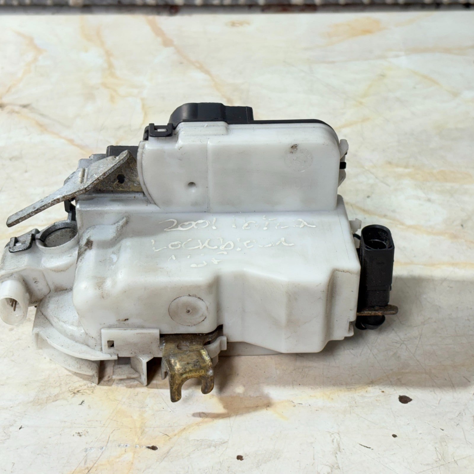 2001 SEAT IBIZA MK3 NSF PASSENGER FRONT DOOR LOCK MECHANISM 6K3837015D
