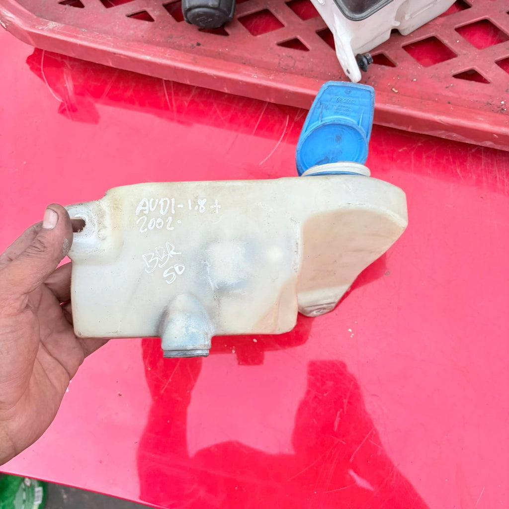 AUDI A4 B6 Window Washer Fluid Tank 8E0955453K 2.0 Petrol 96kw 2002