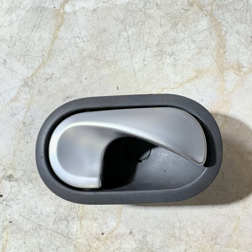 Renault Megane Scenic 2 mk2 right front interior door handle release 5005500006