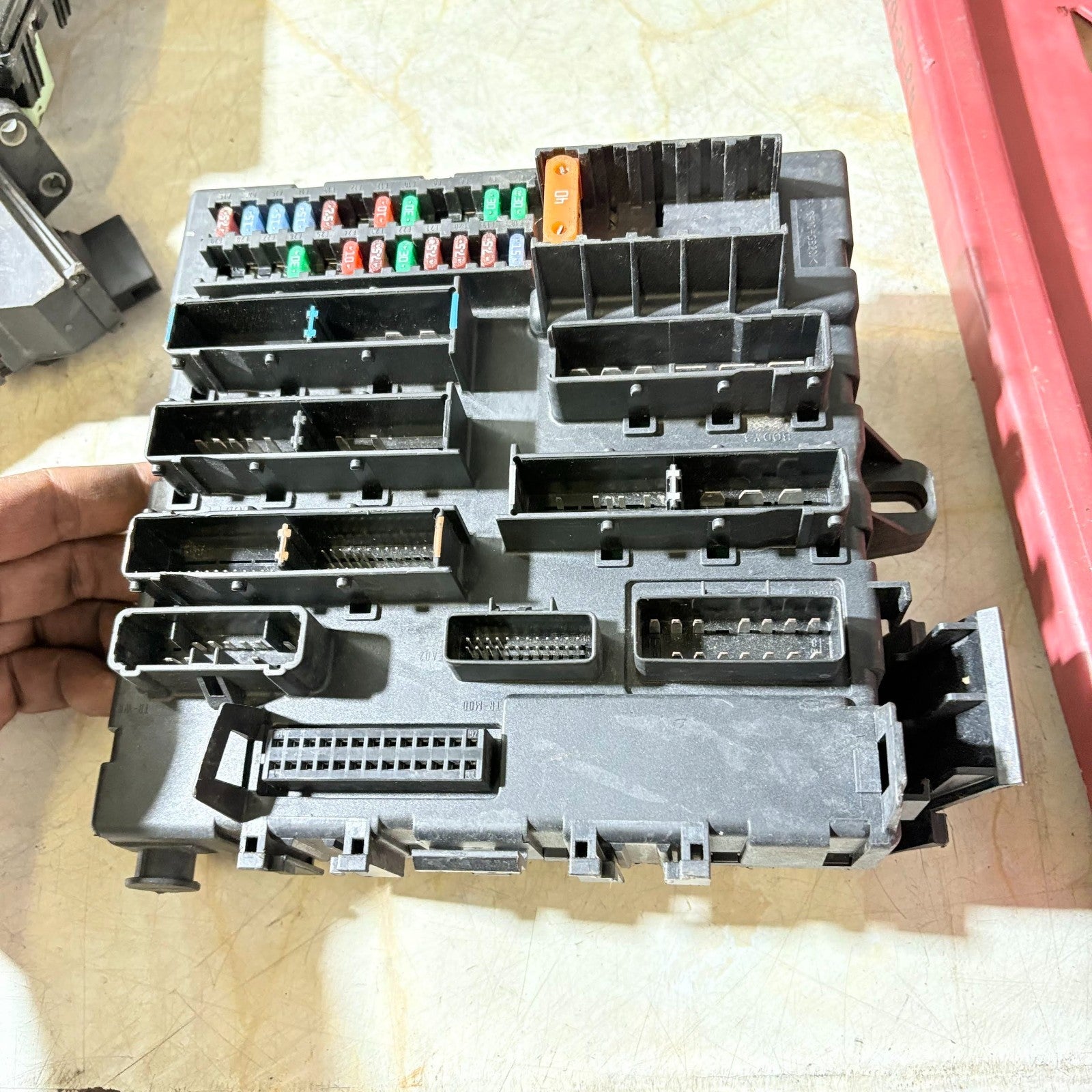 VAUXHALL VECTRA MK2 C 02-09 1.9 DIESEL FUSE RELAY BOX 460 023 260