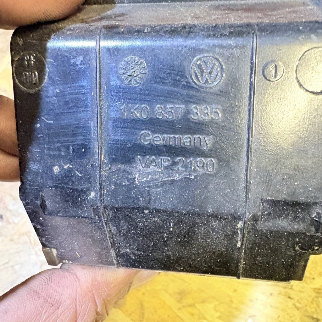 Volkswagen Golf Centre Console Ashtray (Ash Tray) 1k0857335