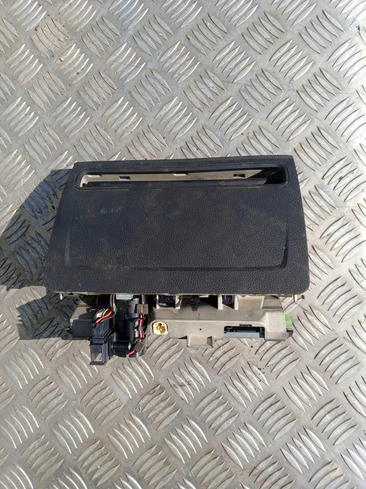 AUDI A3 8V ALPINE CENTRAL INFORMATION DISPLAY SCREEN 8V0857273M