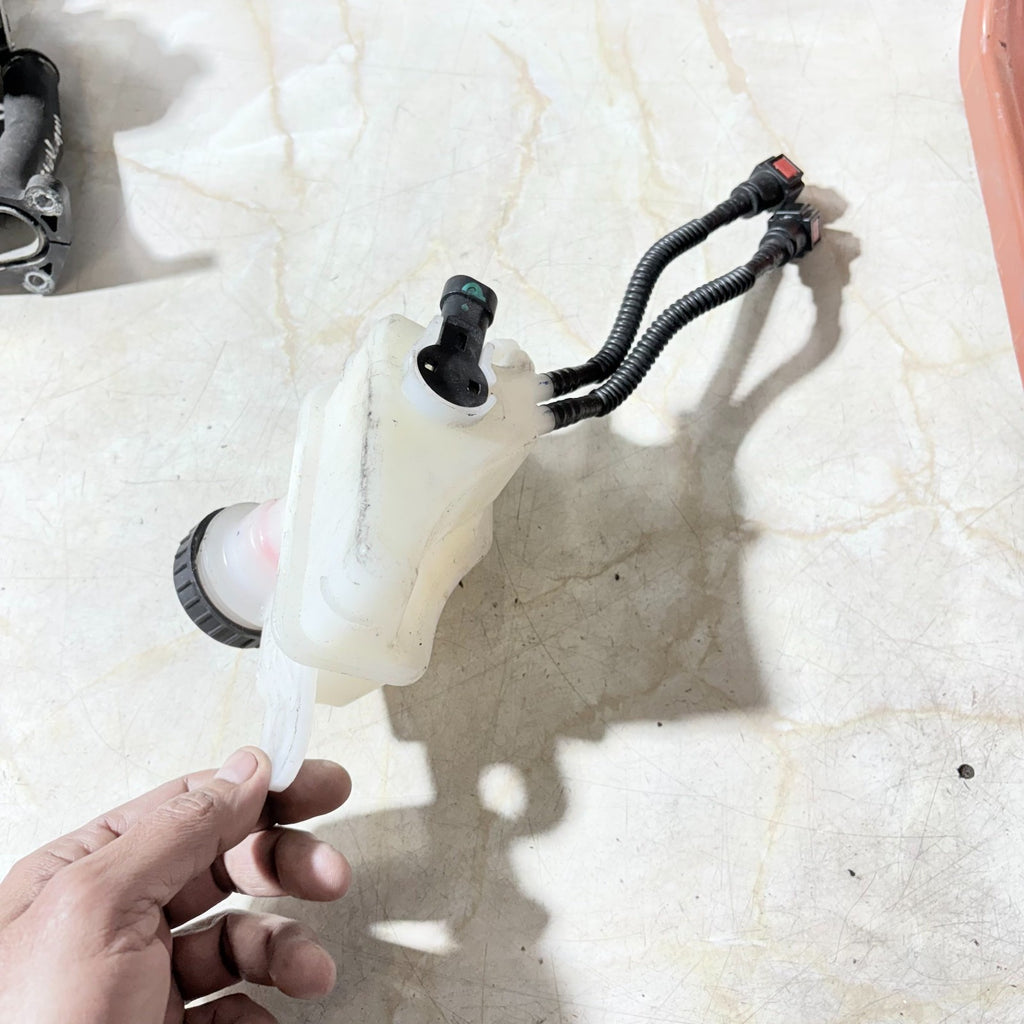 VAUXHALL MOKKA X BRAKE EXPANSION BOTTLE 2017