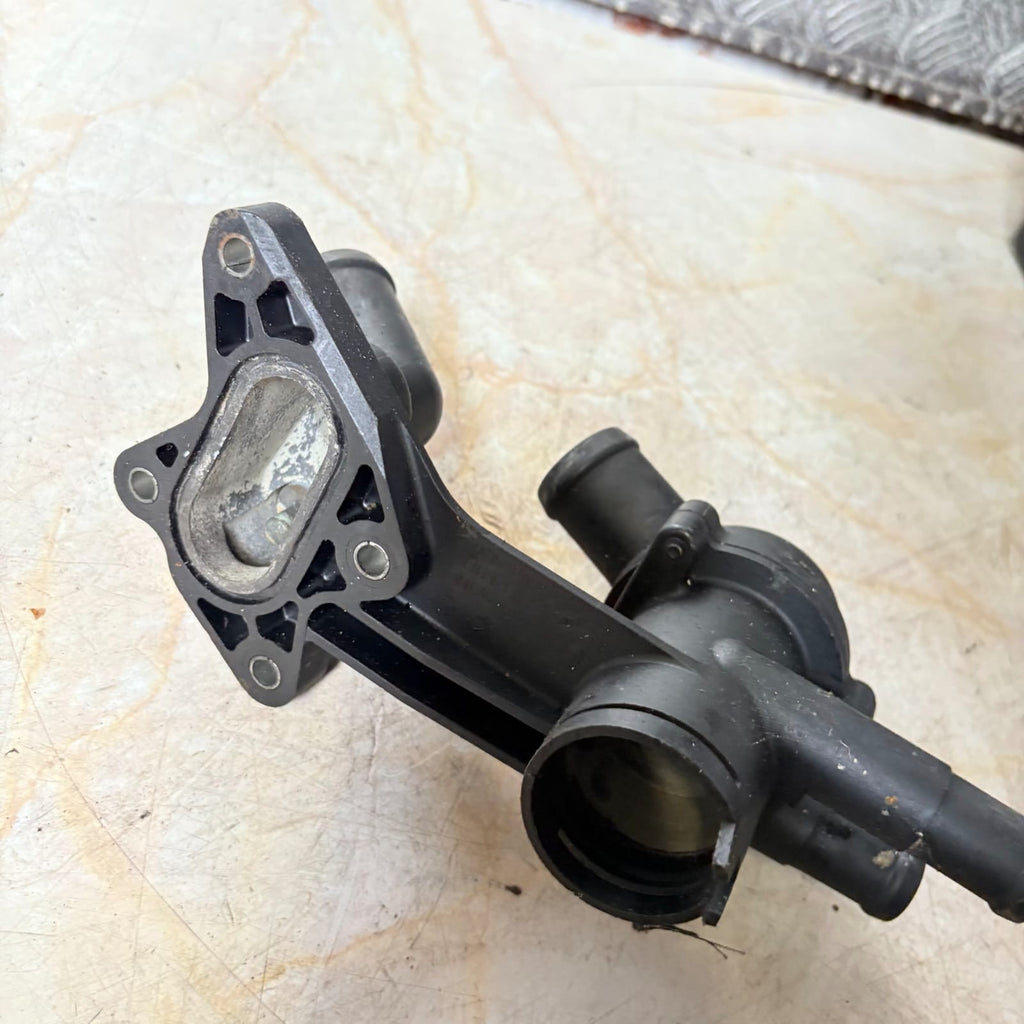 2006 SKODA FABIA THERMOSTAT HOUSING 03C 121 111 B