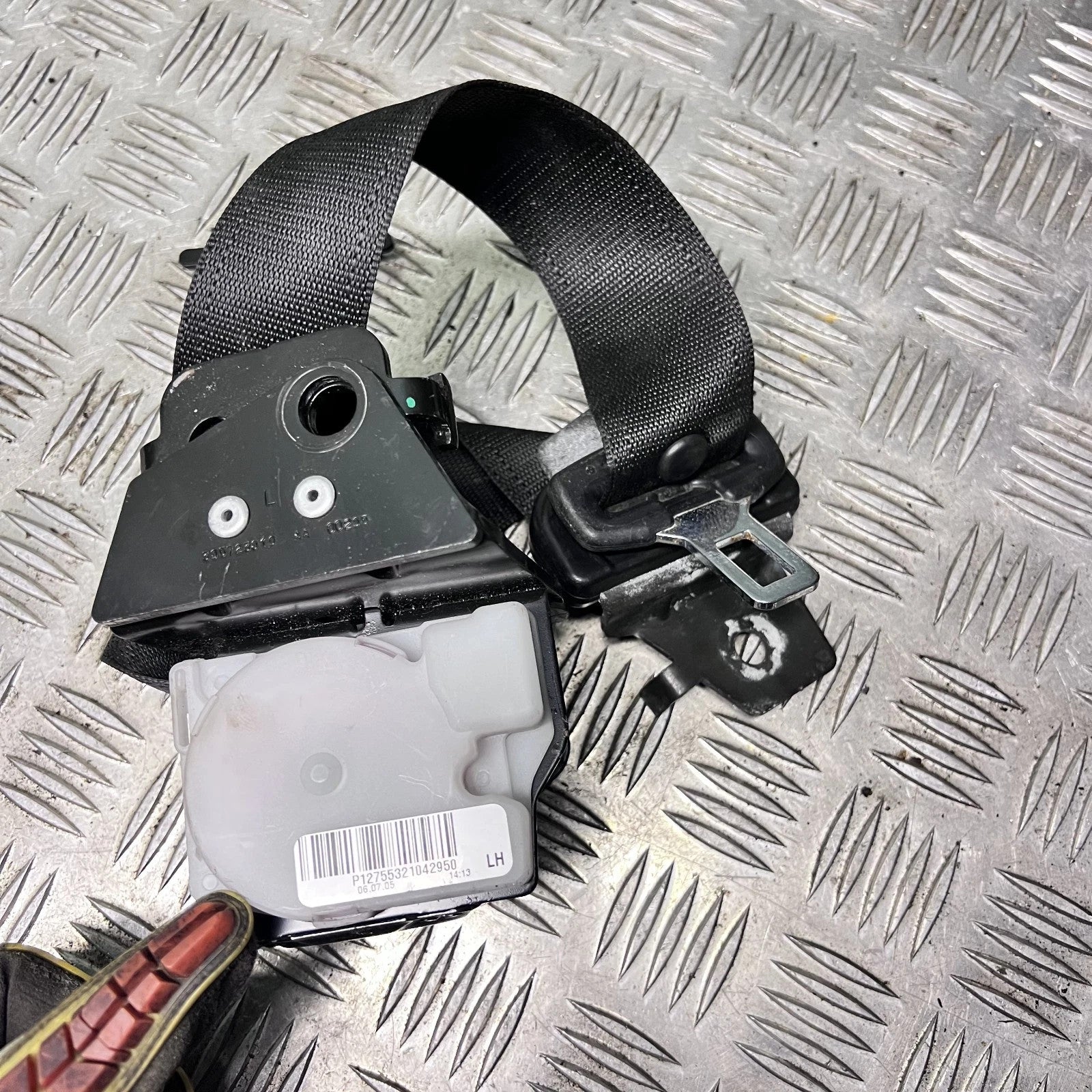 SAAB 9-3 ESTATE N/S REAR SEAT BELT LH 12755321 2005-2011