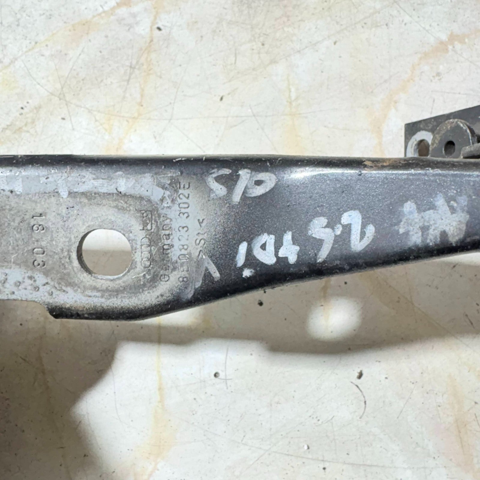 Audi A4 Pair Left Passenger Side Bonnet Hinges 8E08233025E