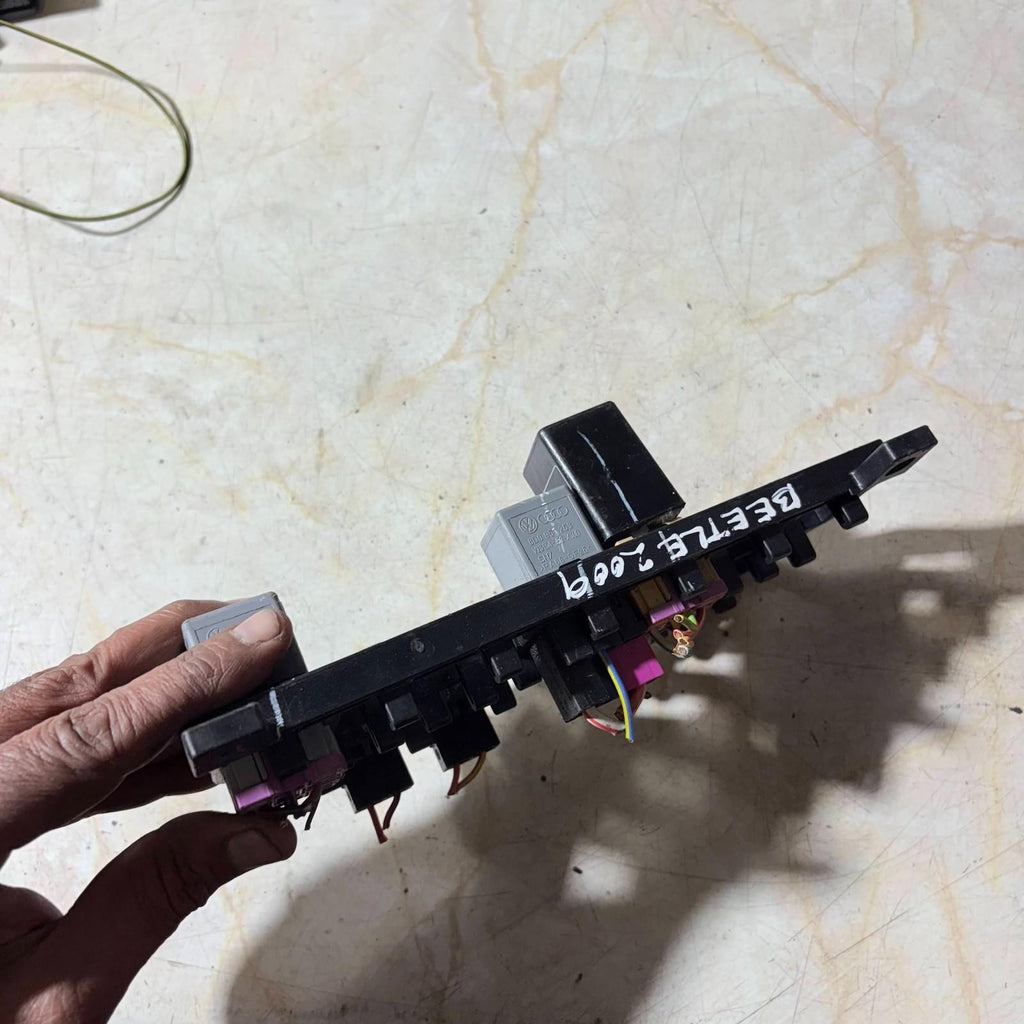 2006-2010 VW Beetle Mk1 Engine Fuse Box Relay Assembly