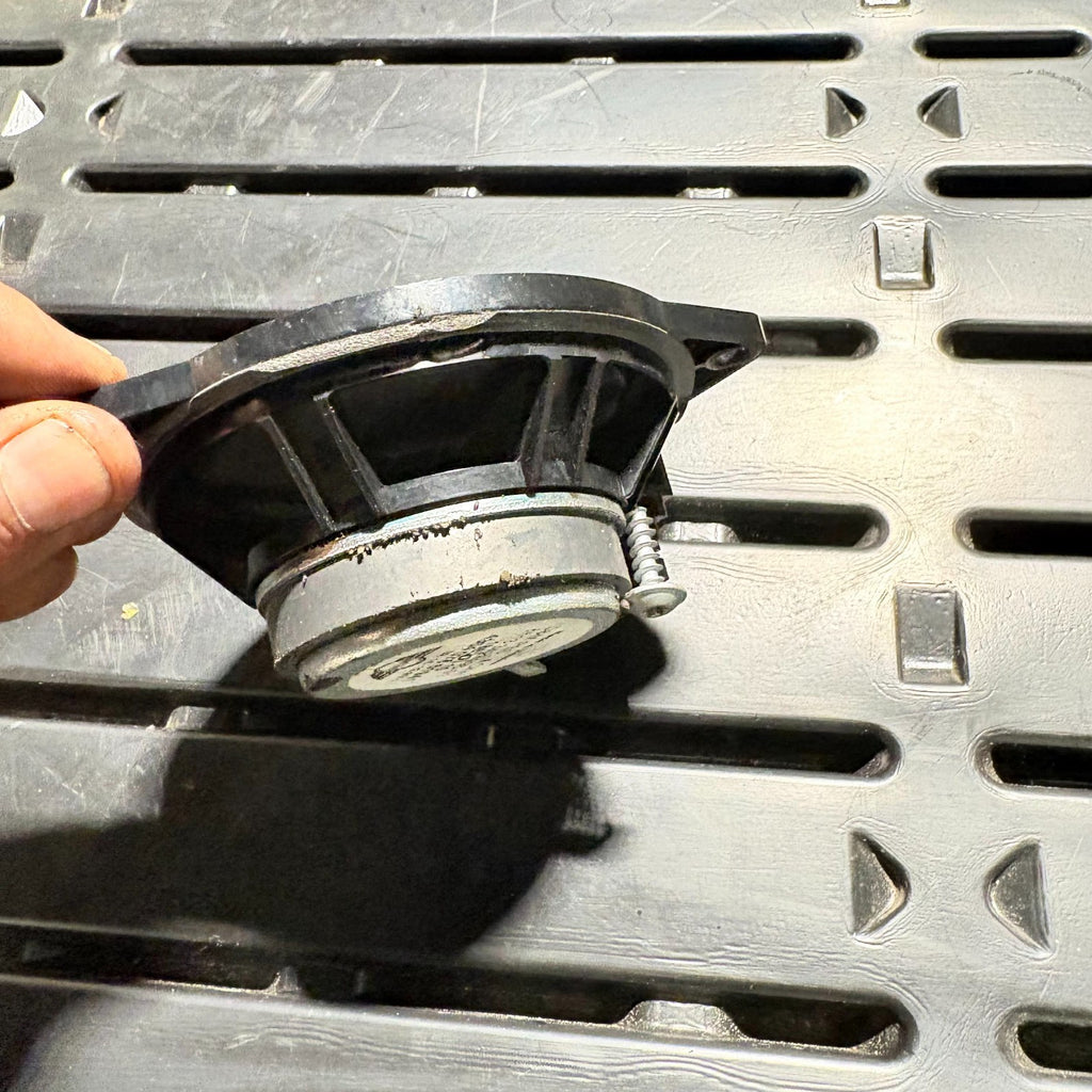 2007 MINI COOPER FRONT RIGHT DOOR SPEAKER 6513 3428196-01