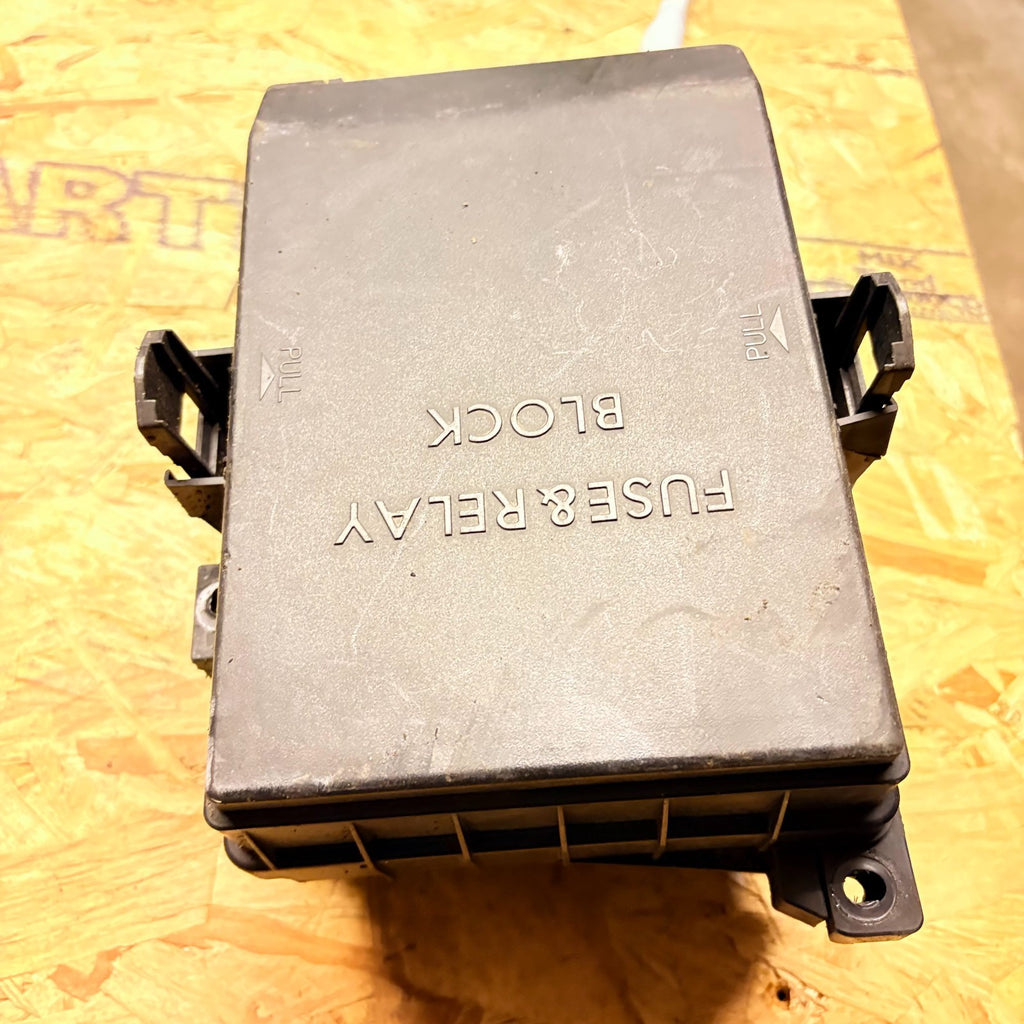 Kia Carens UN 2006-2013 Engine Bay Fuse Box Relay