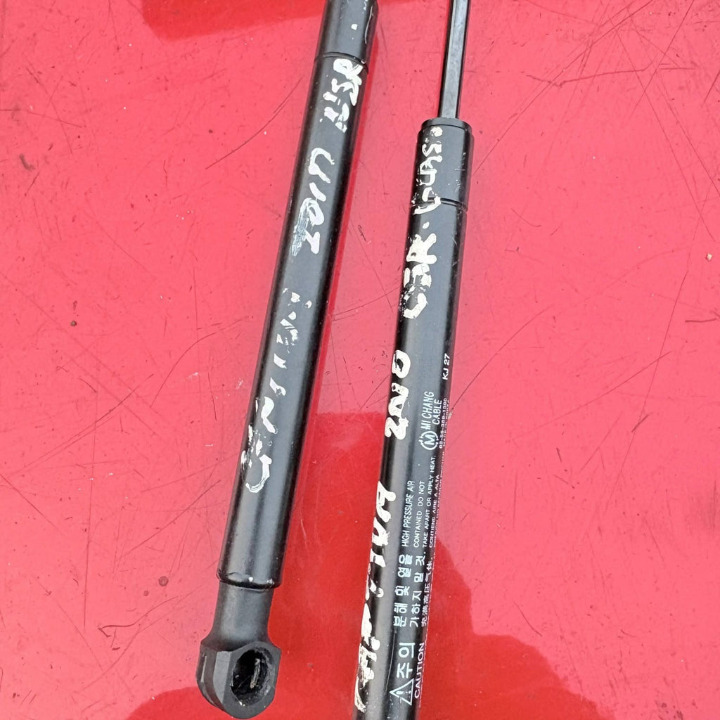 Chevrolet Captiva C100 2010-2013 2x Tailgate Glass Gas Struts 96861594