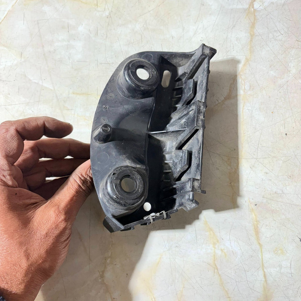 BMW 320D 2011 Rear Bumper mounts (BUMPER BRACKET) 7118194