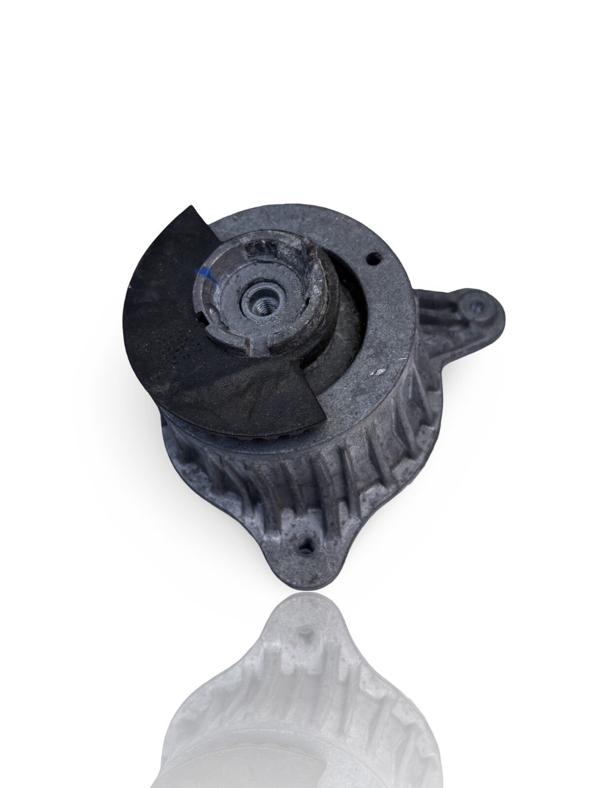 Mercedes E Class A238 Right Engine Mount A2132403500 11/3/25 E4A2