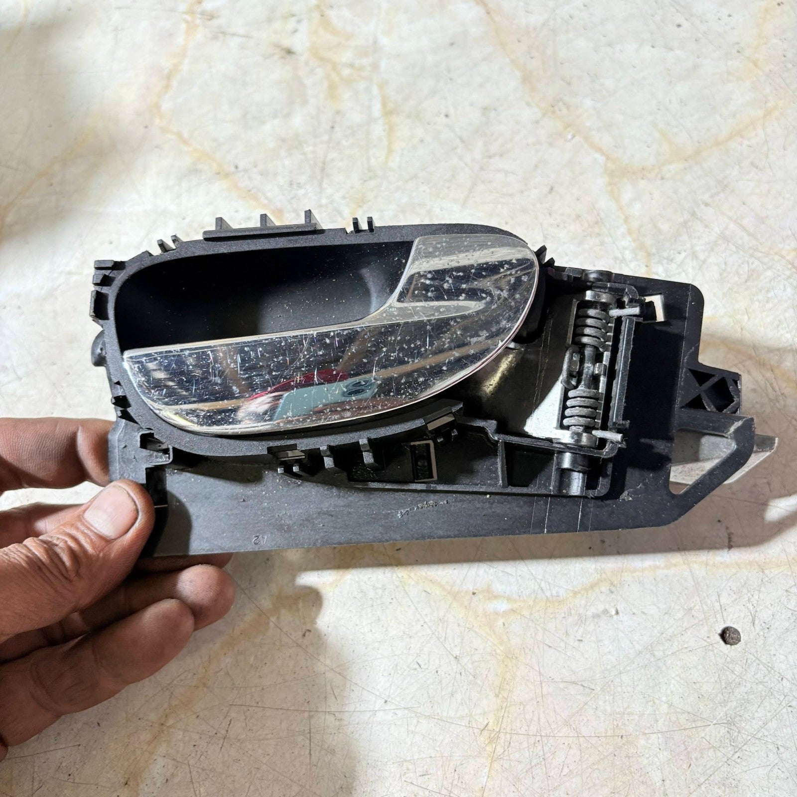 PEUGEOT 307 MK1 01-08 5DR FRONT DRIVER RIGHT INTERIOR DOOR HANDLE 9643604477