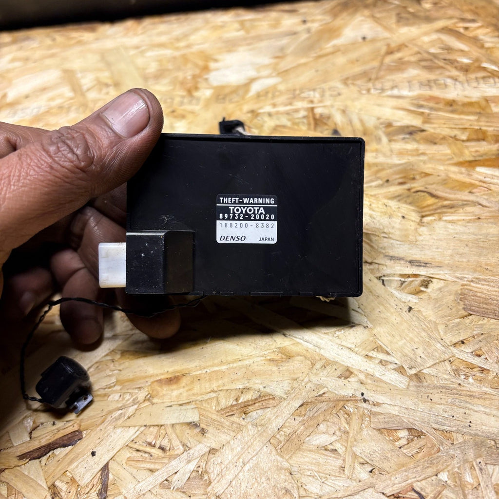 2003-2009 Toyota Avensis Alarm Control Module Unit 89732-20020 188200-8382