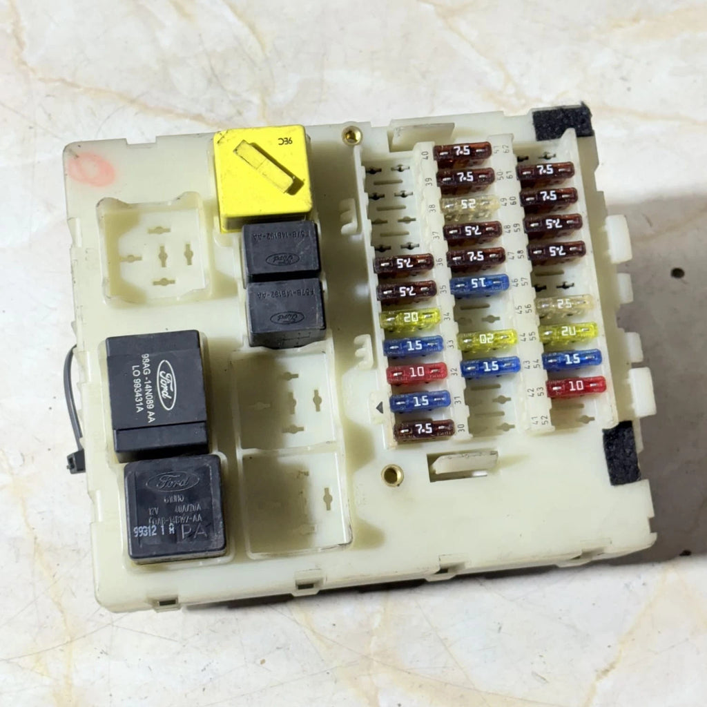 FORD FOCUS MK1 98-04 TURNIER ESTATE FUSE BOX MODULE 98AG14N089AA 98AG14A073CH