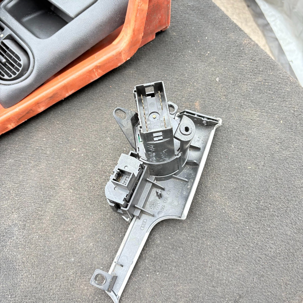 Audi A4 Headlight Control Switch with Fog Light 2008 to 2012 8E2853190