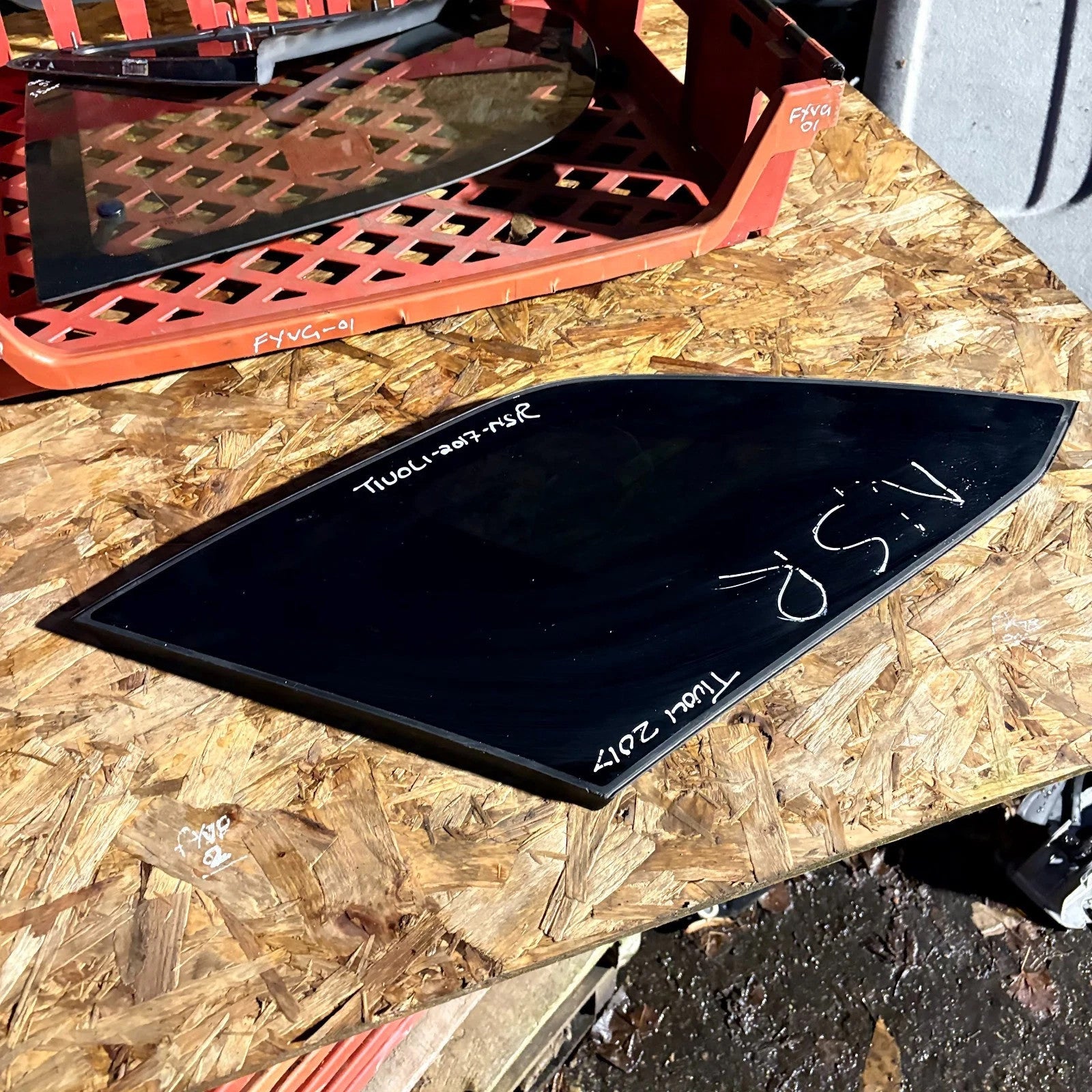 2016-2019 SSANGYONG TIVOLI Quarter Window Glass Rear Left Passenger Side