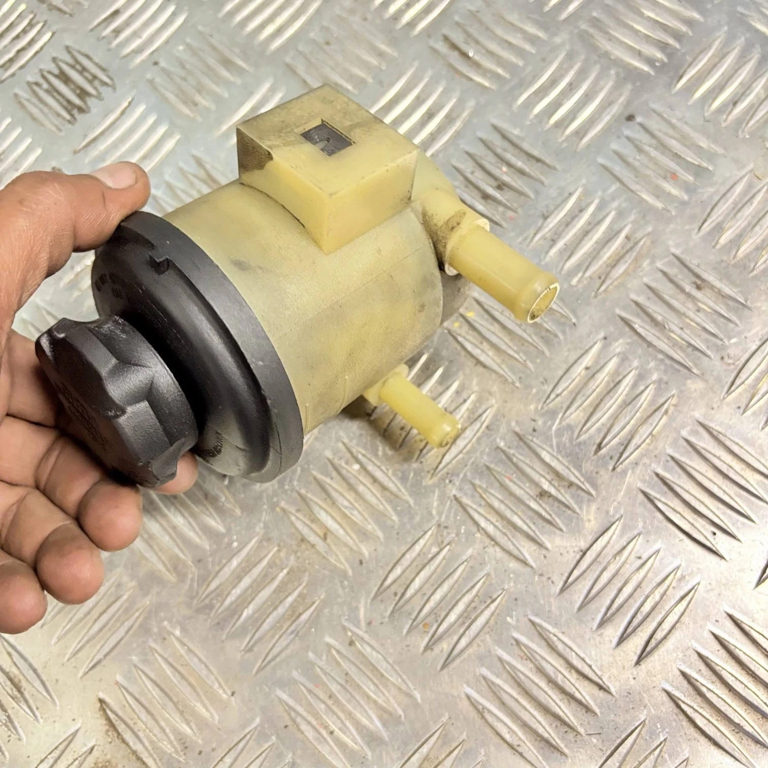 Hyundai Santa Fe CM 2009 Power Steering Fluid Reservoir Tank Bottle