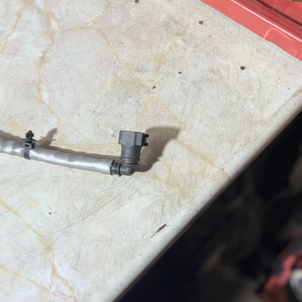 JAGUAR LAND ROVER FUEL PIPE RETURN LINE UNIT