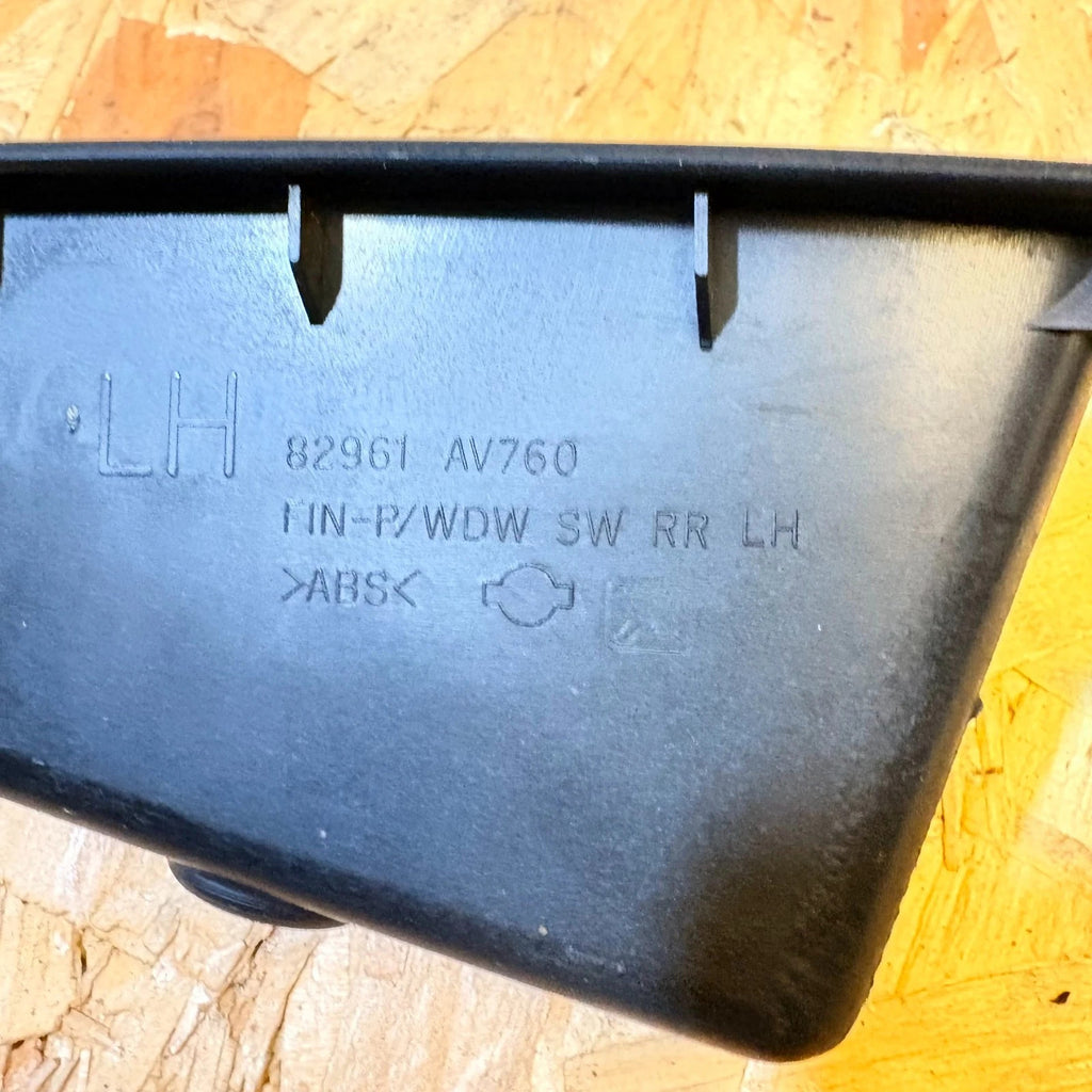2002-2003 Nissan Primera P12 Rear Left Door Pull Window Switch Trim 82961-AV760