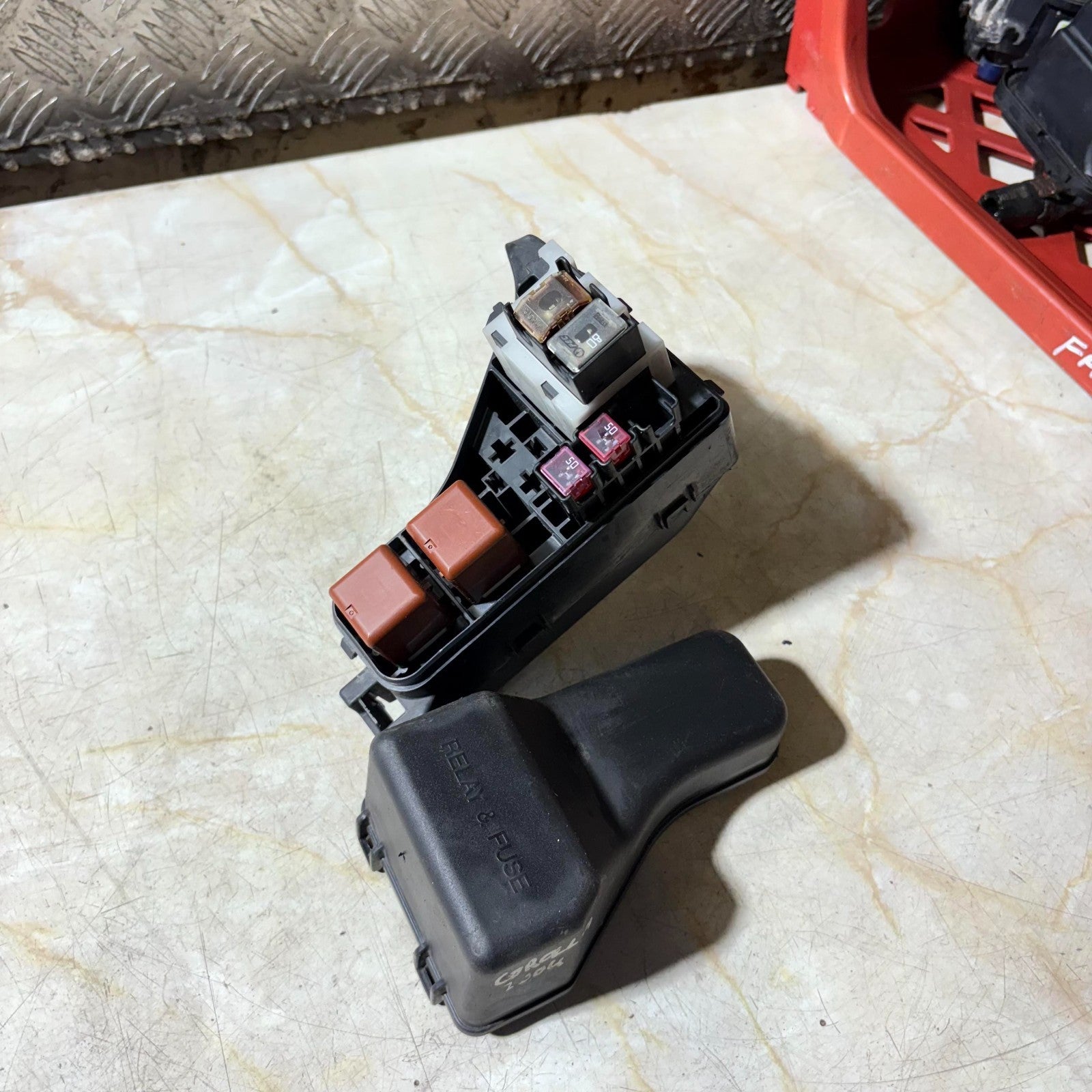 Toyota Corolla 2004 Engine Bay Fuse & Relay Box Under Bonnet Junction Block