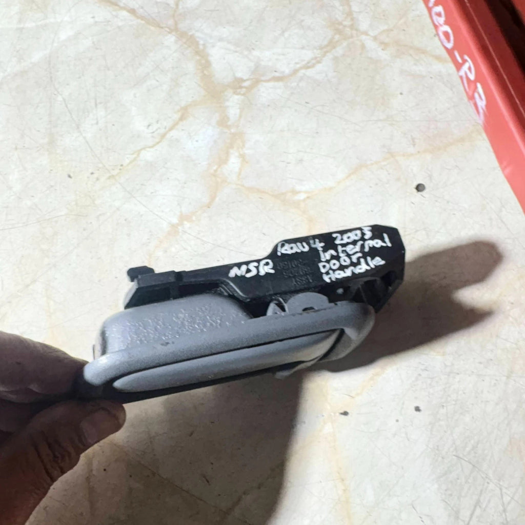TOYOTA RAV4 01-05 REAR LEFT INNER DOOR HANDLE 6920630150B6