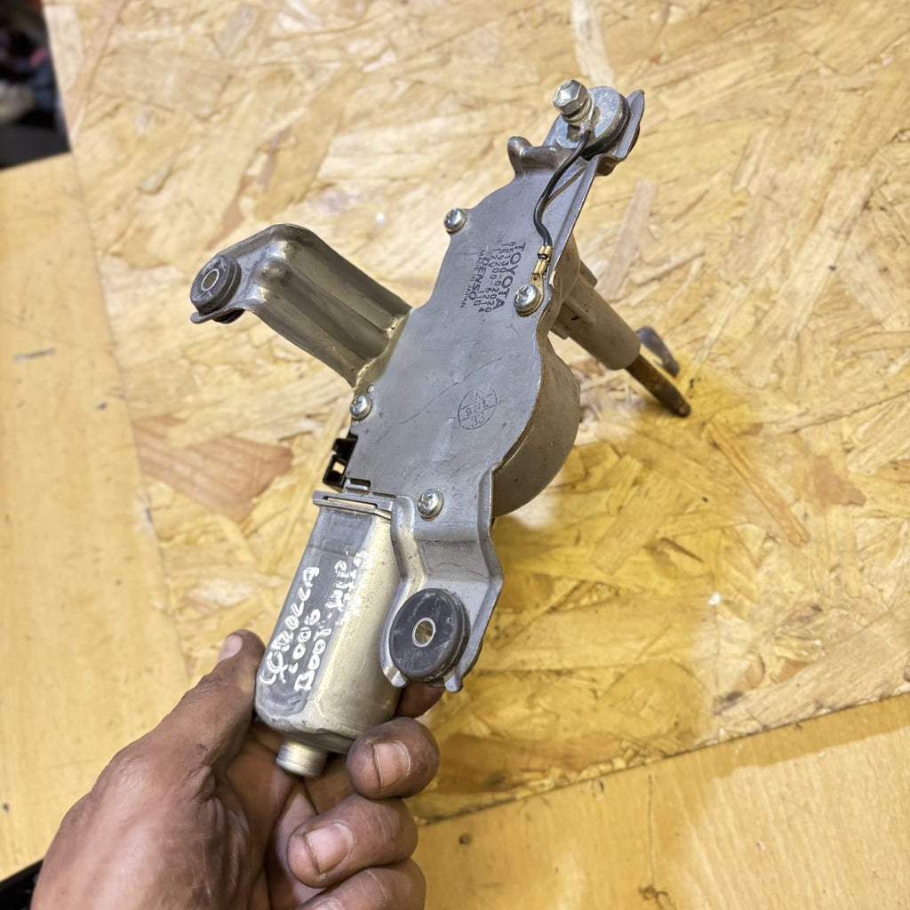 TOYOTA COROLLA 2006 E140 REAR WINDSCREEN WIPER MOTOR 85130-02020