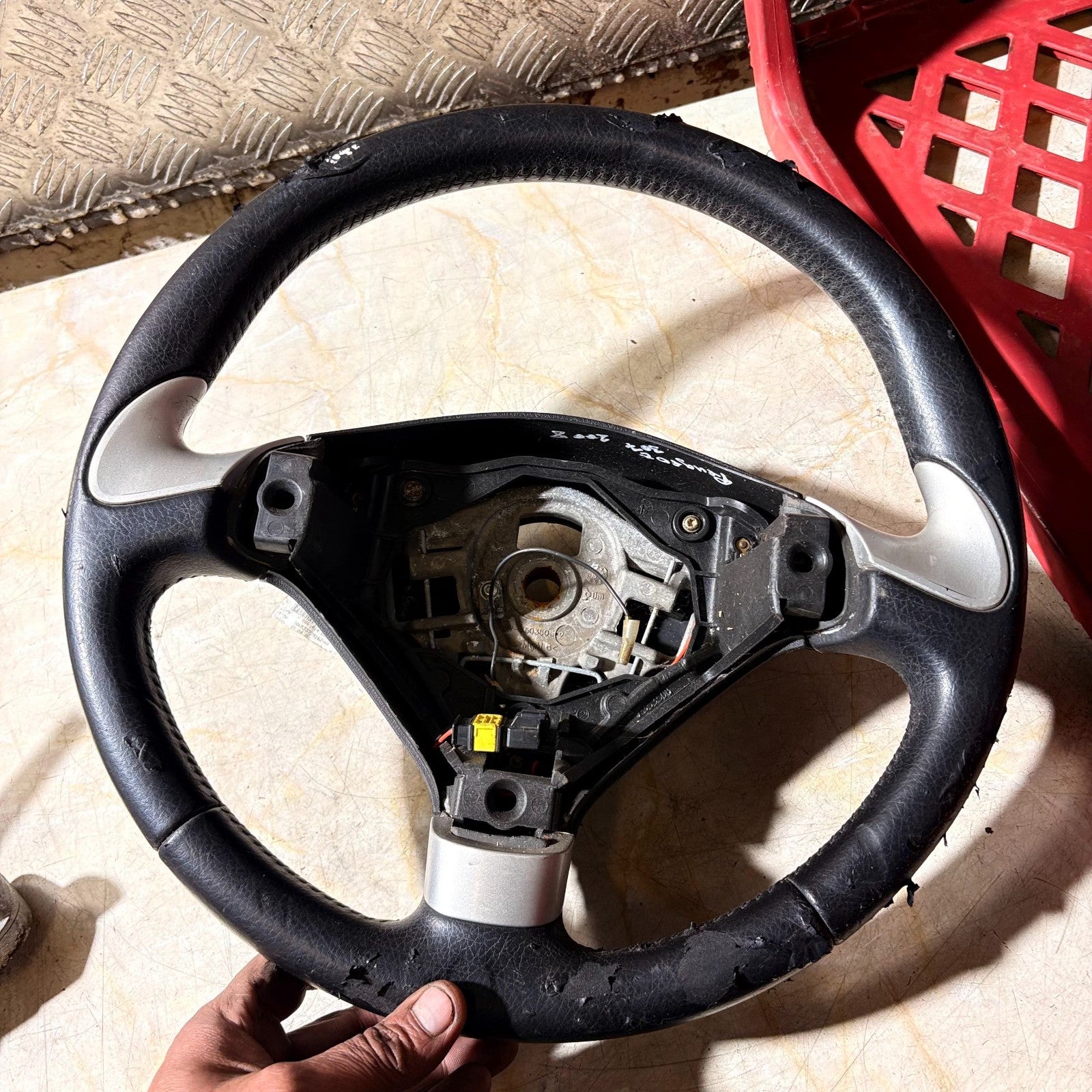 2008 Peugeot 307 Steering Wheel 3-Spoke Black/Silver SV-3503505 2 RHD
